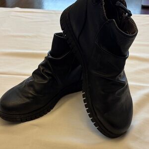 Women's Black Winter Boots